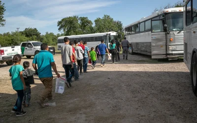 L.A. County Council Urges Lawsuit Against Texas Governor Over Migrant Buses oan