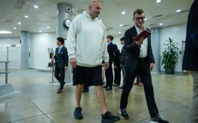 Senate Unanimously Reinstates Formal Dress Code oan