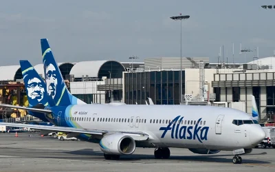 Off-Duty Alaska Pilot Who Tried To Shut Off Plane Engines Mid-Flight Says He Took Psychedelic Mushrooms oan