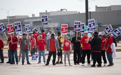 UAW Reaches Tentative Deal With Ford, Potentially Ending The Strike With Big Three Automaker oan