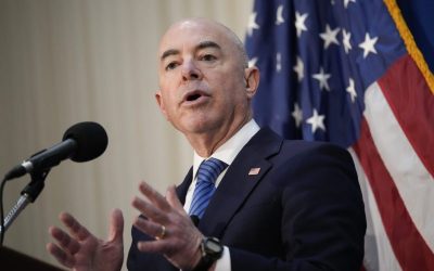 Alejandro Mayorkas Announces 600,000 Illegal ‘Gotaways’ Crossed Border Into U.S. In 2023 oan