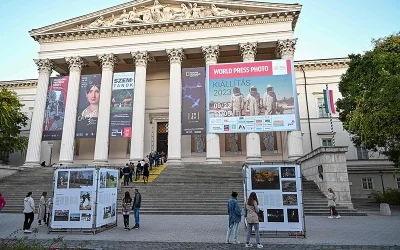 Hungary Bans Minors From Visiting World Press Photo Exhibition, Citing LGBTQ+ Photos oan