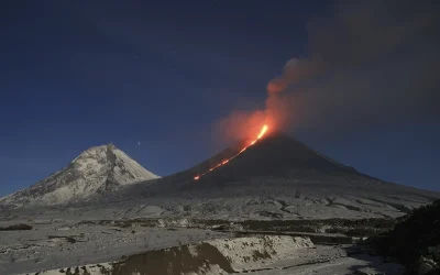 Volcano Erupts In Russia, Schools Shutdown oan