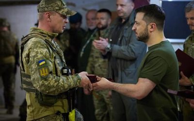 Zelensky Visits Front Line Troops Amid Brewing Split With His Top General