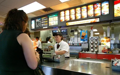 Food Chains Lay Off Workers, Begin To Raise Prices Before Minimum Wage Hike In April oan