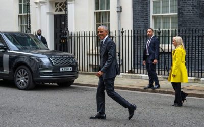 Barack Obama Visits Downing Street For Unexpected Meeting With UK PM oan