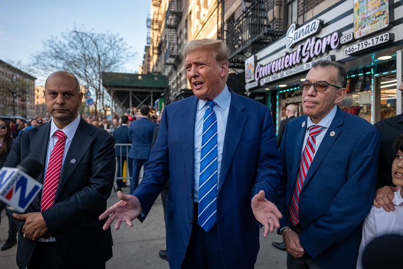 Trump Visits Bodega Where Clerk Faced Murder Charge for Self-Defense Against Ex-Con oan