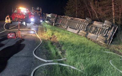 Tractor-Trailer Carrying 15M Bees Rolls Over On Maine Highway oan