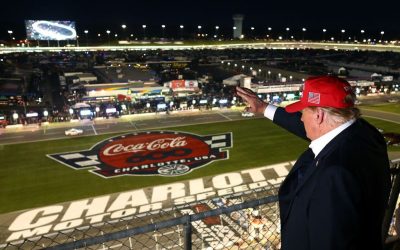 Crowd Cheers On Trump At NASCAR Race In N.C. oan