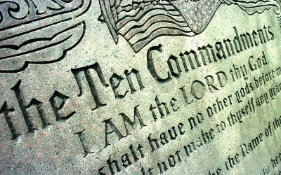 Louisiana Faces Lawsuit Over Mandatory Display of Ten Commandments in Classrooms oan
