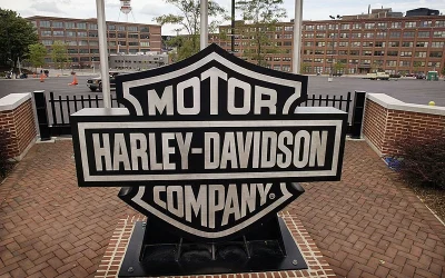 Conservative Influencer Urges Boycott of Harley-Davidson Over DEI Policies and Trans Support oan