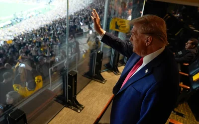 Trump Makes Appearance At Primetime Steelers Game, Crowd Chants ‘U-S-A’ oan