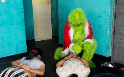 Police Officer Dressed As ‘Grinch’ Steals Holiday Cheer In Drug Bust oan