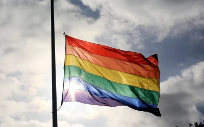 Canadian Town Facing $10k Fine For Refusing To Celebrate Pride Month, Fly LGBTQIA+ Flag oan