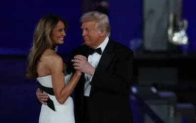 Trump, Melania Share Romantic First Dance At Commander-In-Chief Ball oan