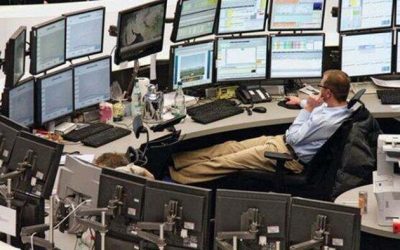 Futures Fall As Jittery Traders Take Cover Ahead Of Payrolls