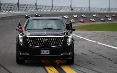 President Trump Receives Enthusiastic Reception By NASCAR Fans At Daytona 500 oan