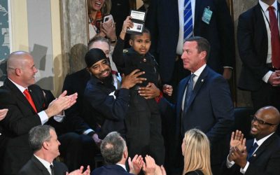 Trump Honors 13-Year-Old Cancer Fighter As Secret Service Agent oan