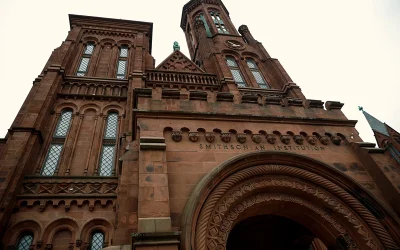 Trump Signs Executive Order Targeting ‘Anti-American Ideology’ At Smithsonian Museums oan