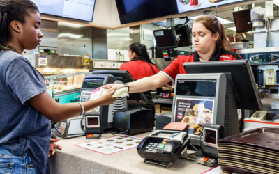 Peak Earnings Pulse: Consumer Pullback Theme Gains Momentum