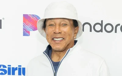 Smokey Robinson Accused Of Sexual Assault, Creating A ‘Hostile Work Environment’ By 4 Former Employees oan