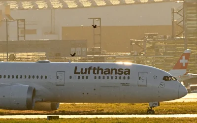 200 Passengers Without Pilot For 10 Minutes After Co-Pilot Faints oan
