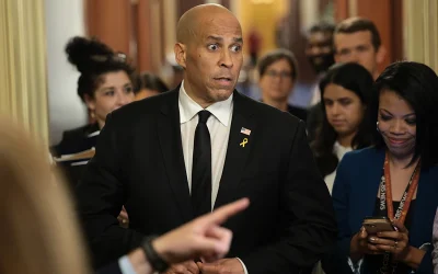 Cory Booker slammed after allegedly performing ‘Nazi salute’ oan