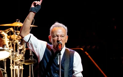 Bruce Springsteen calls Trump a ‘Moron,’ labels current era an ‘American tragedy’ while promoting tour oan