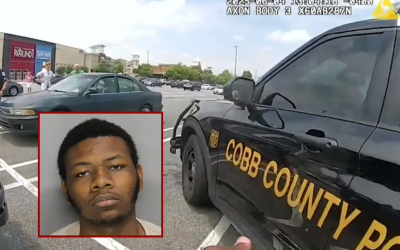 Police smash car window to save crying children trapped in 117-degree heat oan