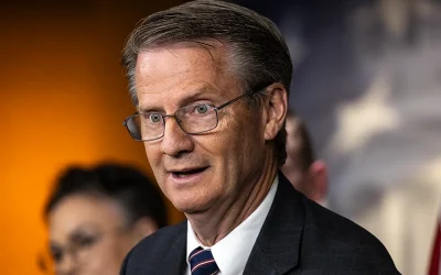 GOP Rep. Burchett announces injury after being kicked by horse, says it’s ‘going to take more than a broken rib to slow me down’