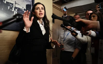 Rep. Luna introduces resolution to advance the End Congressional Stock Trading Act oan