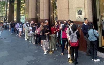 “If You Don’t Buy, You’ll Miss Out”: Weimar Vibes As Aussies Line Up To Buy Physical Gold