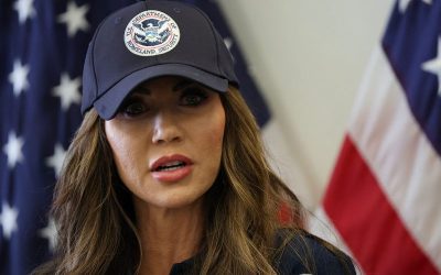 DHS Secy. Kristi Noem barred from using bathroom at municipal building in Illinois oan
