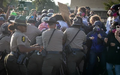 Trump to deploy 300 Illinois National Guard troops to Chicago amid ‘ongoing violent riots and lawlessness’ oan
