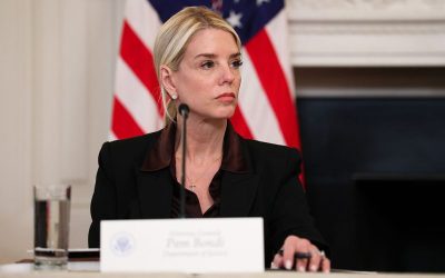 Man arrested after threatening Pam Bondi in alleged $45K ‘murder-for-hire’ plot oan