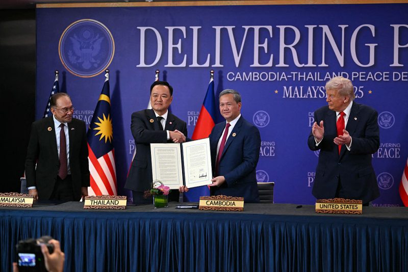 Trump signs trade deals, oversees peace deal with Southeast Asian partners oan