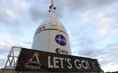 Musk Responds After SpaceX Loses Guarantee Of First Moon Landing