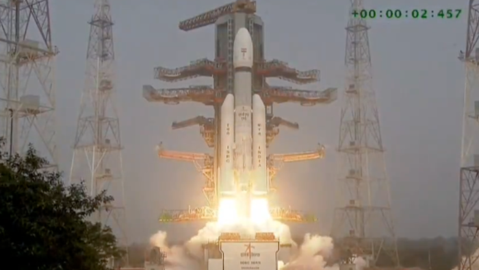 “Boosters On. Wings Out!”: AST SpaceMobile Launches Biggest Satellite Yet To Take On Starlink