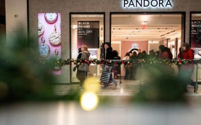 Economic Confidence Slips To 17-Month Low, Holiday Spending Plans Weaken