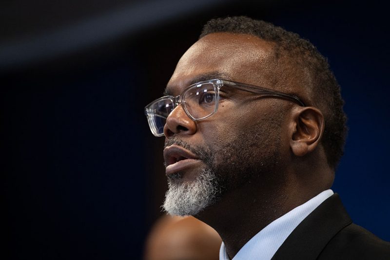 Chicago mayor signs ‘ICE On Notice’ EO to direct CPD to investigate federal agents oan