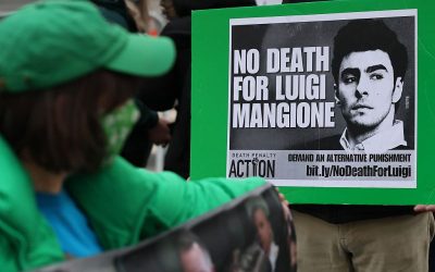 Luigi Mangione and legal team appear in court to challenge death penalty oan