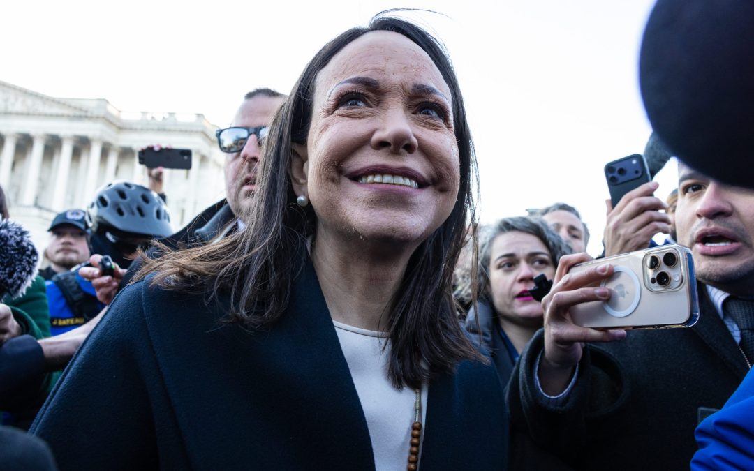María Corina Machado presents her 2025 Nobel Peace Prize to Trump during private meeting at WH oan