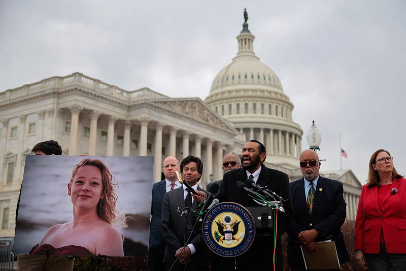 ICE officer hit by Renee Good’s vehicle suffered internal bleeding oan