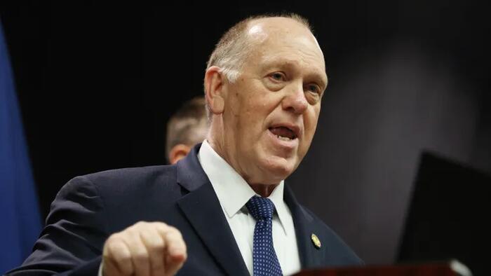 Homan Seeks Cooperation In Minnesota: Vows ‘Drawdown’ On Streets In Exchange For Jail-Based ICE Ops
