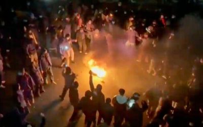 Death Toll In Clampdown On Iranian Protests Reaches Hundreds, Rights Groups Say