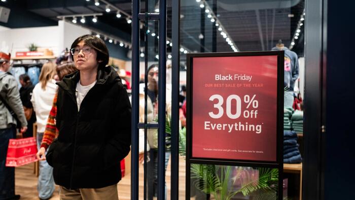 US Online Holiday Shopping Hits Record $257.8 Billion: Adobe