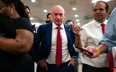 Sen. Kelly seriously considering running for president oan