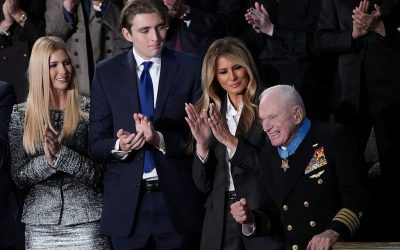 Melania Trump presents Medal of Honor to 100-year-old Navy veteran at State of the Union address oan