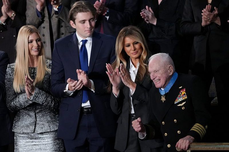Melania Trump presents Medal of Honor to 100-year-old Navy veteran at State of the Union address oan