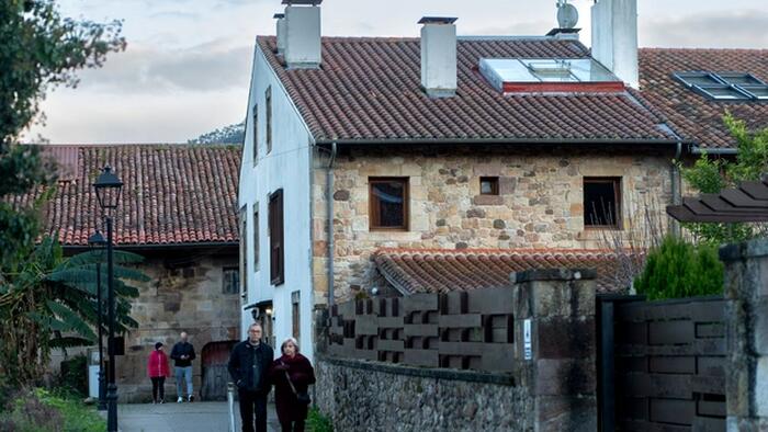 Socialist Spanish Mayor Vowed To Block Migrant Minor Arrivals… Then Quickly Reversed Amid Political Pressure